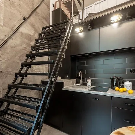 Promised Land - Piotrkowska 37 * Łódź