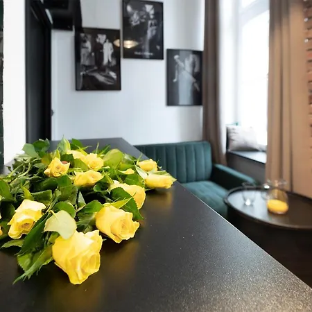 Promised Land - Piotrkowska 37 Lodz