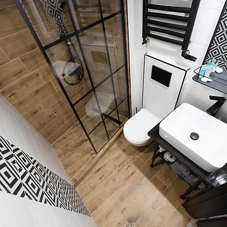 Promised Land - Piotrkowska 37 *