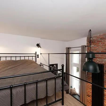 Promised Land - Piotrkowska 37 * Łódź