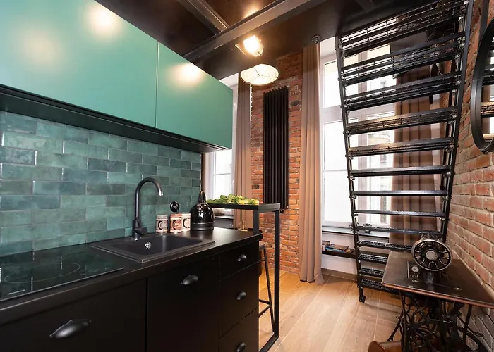 Promised Land - Piotrkowska 37 * Lodž