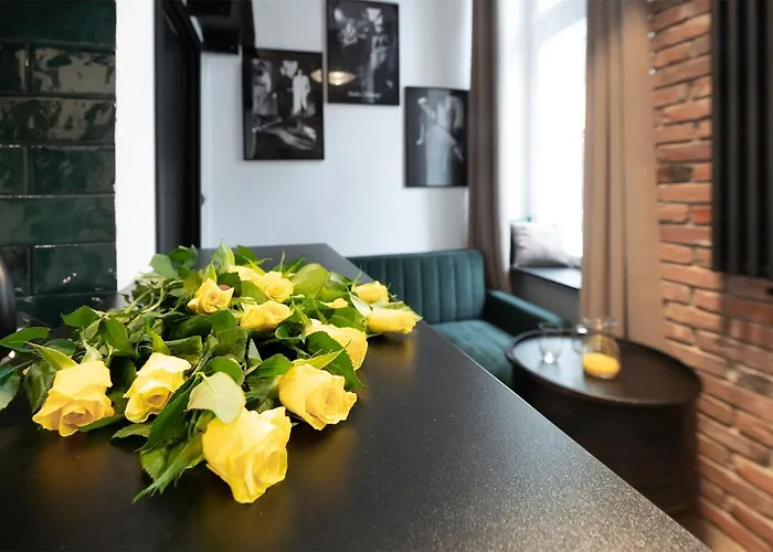 Promised Land - Piotrkowska 37 Łódź