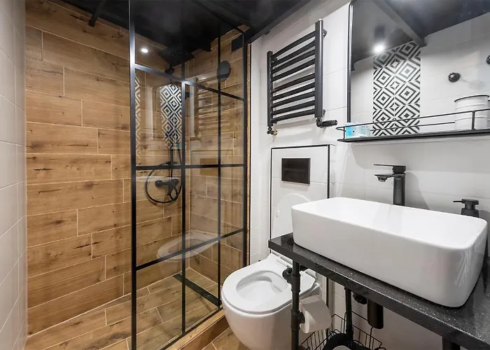 Promised Land - Piotrkowska 37 Lodž