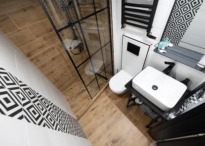 Promised Land - Piotrkowska 37 *