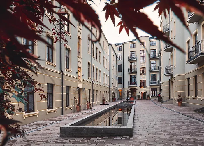 Promised Land - Piotrkowska 37 * Lodž