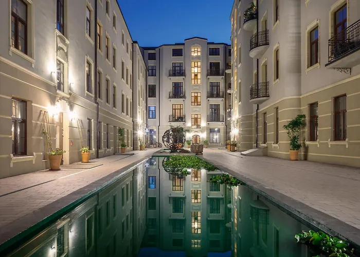 Promised Land - Piotrkowska 37 *